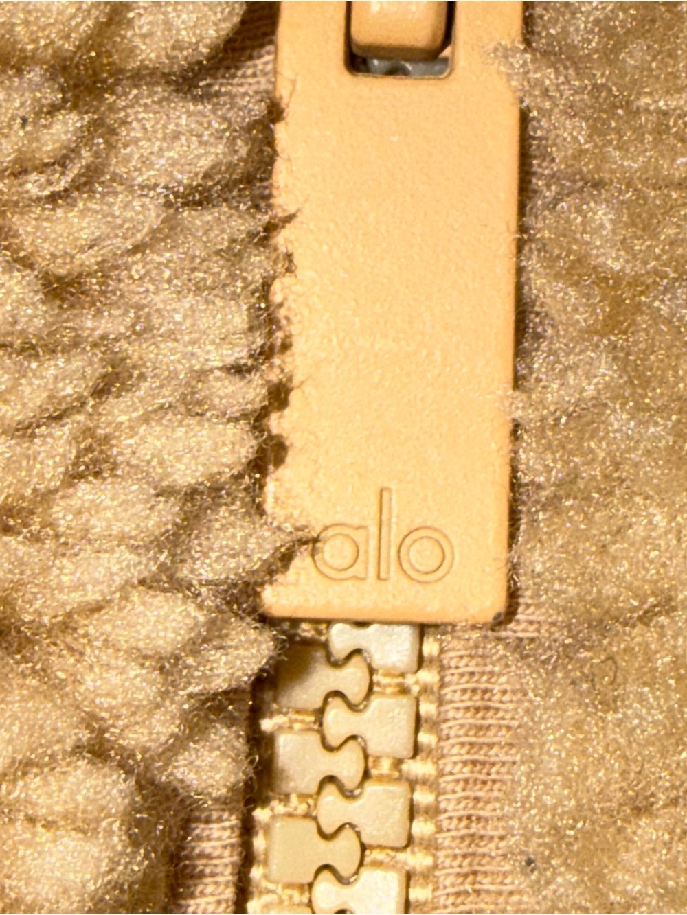 ALO Yoga Streetside Half Zip Hoodie Pullover Sherpa Camel Medium - Picture 13 of 17